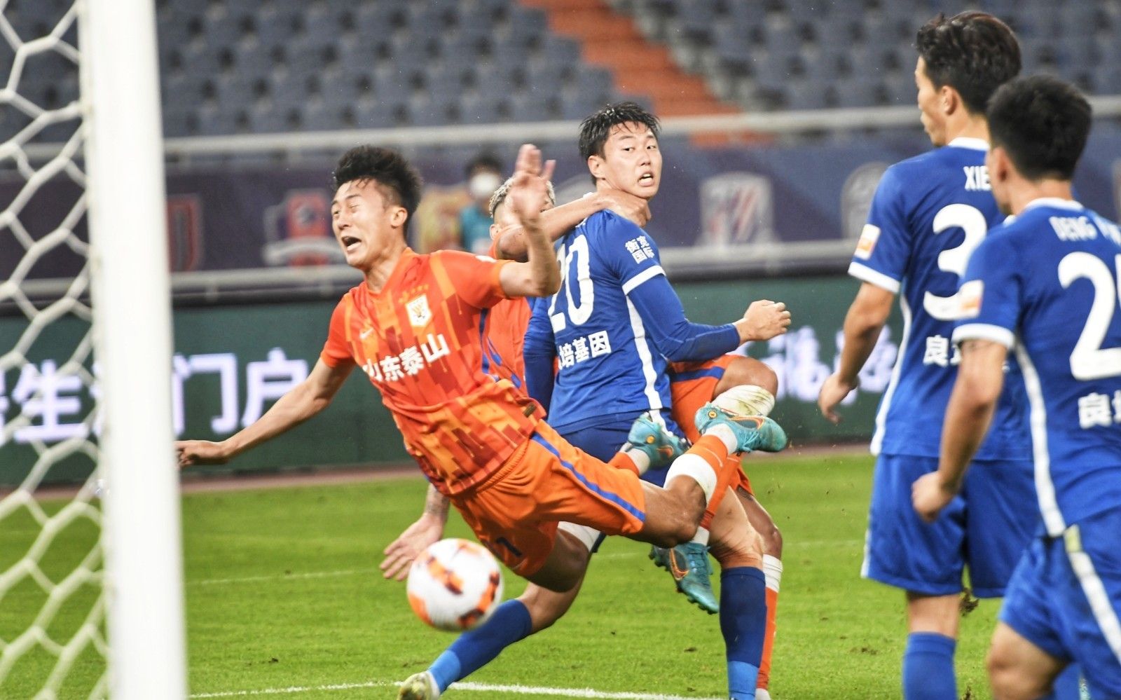 足球国足球员留洋传闻不断，多支球队有意引进