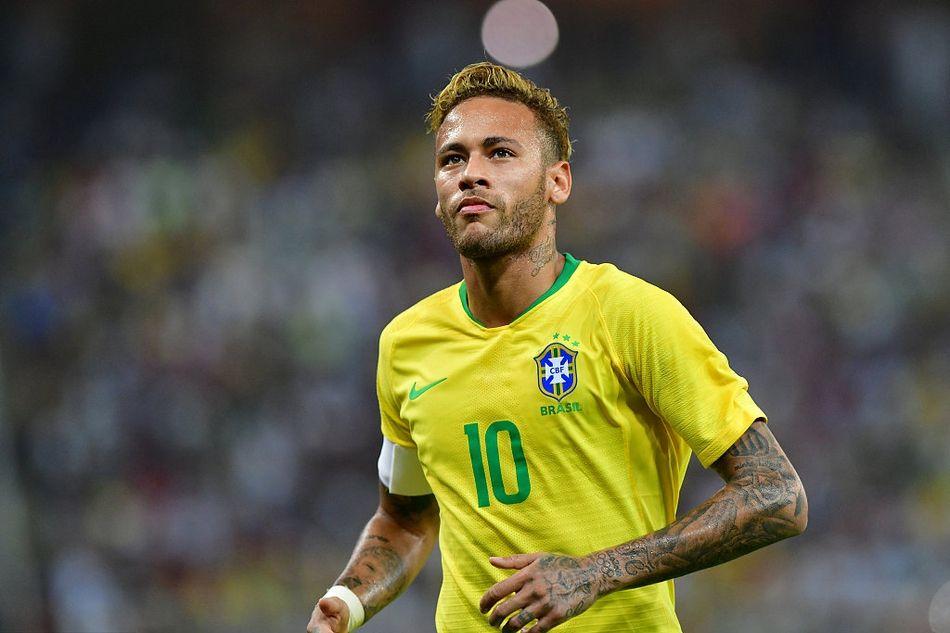 比赛中阿尔特塔挡在了波罗发界外球的路线上，双方爆发冲突