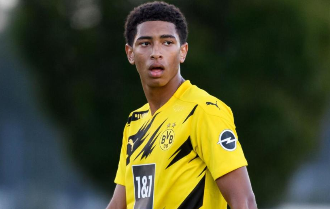 暖心！独行侠队今天为欧文的女儿阿祖莉·欧文送上生日祝福