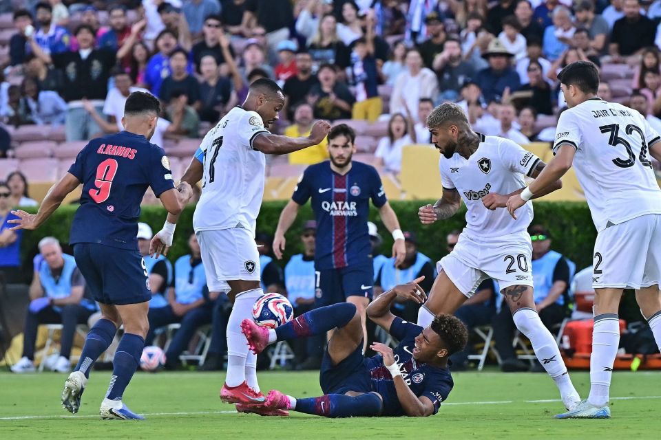 乌龙！官方活动图提前官宣WBG.Jiejie和NIP.Care