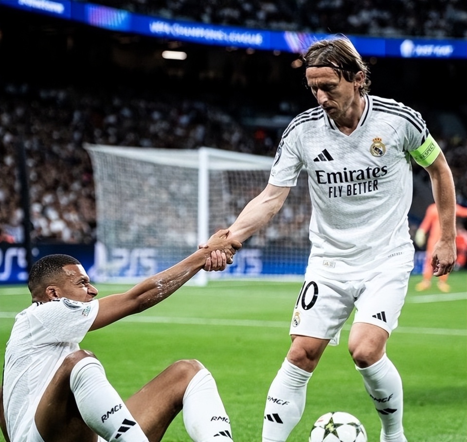 法甲半场：李刚仁破门，拉莫斯失良机，巴黎1-0勒阿弗尔