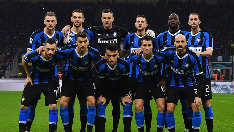 吓人，一巴拉圭球员在侏儒美洲杯头部着地后当场失去意识