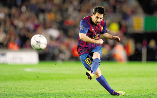 卫报：巴萨将凯恩视为取代莱万的首选目标，很可能激活违约金