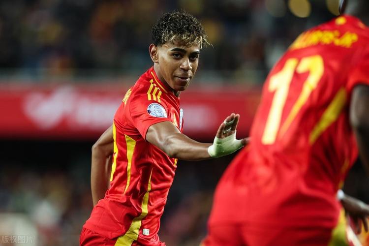 消息人士坚称利物浦正努力留住这位球星，而水晶宫则在为格伊转会红军后的未来做打算。