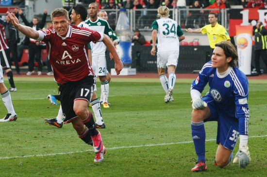 刘越：申花进攻变化少，斯卢茨基用人容易陷入“恶性循环”